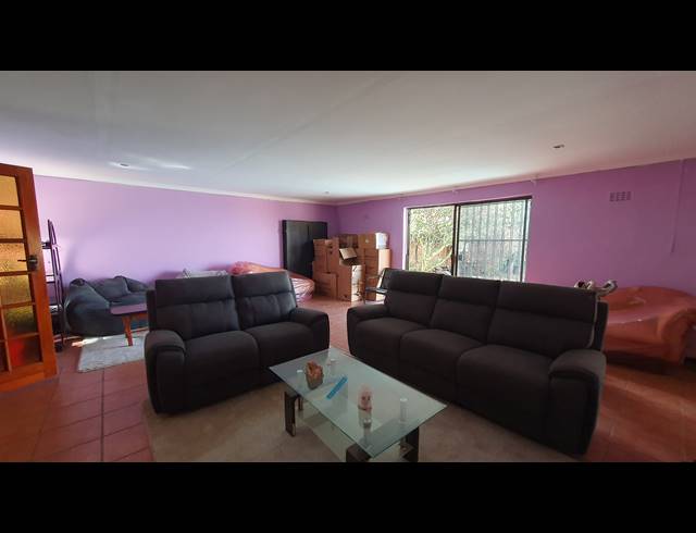 5 BEDROOM FREEHOLD FOR SALE IN LINMEYER